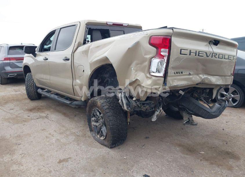 Photo 3 of 2022 Chevrolet Silverado 1500 4WD SHORT BED LT TRAIL BOSS (VIN 3GCUDFED4NG518510)