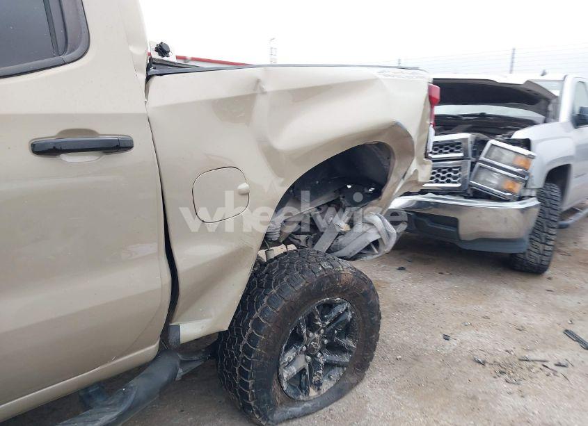 Photo 6 of 2022 Chevrolet Silverado 1500 4WD SHORT BED LT TRAIL BOSS (VIN 3GCUDFED4NG518510)