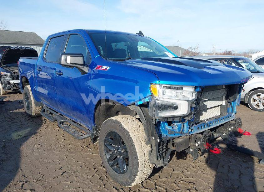 2022 Chevrolet Silverado 1500 4WD SHORT BED LT TRAIL BOSS (VIN 3GCUDFED4NG597676) main photo