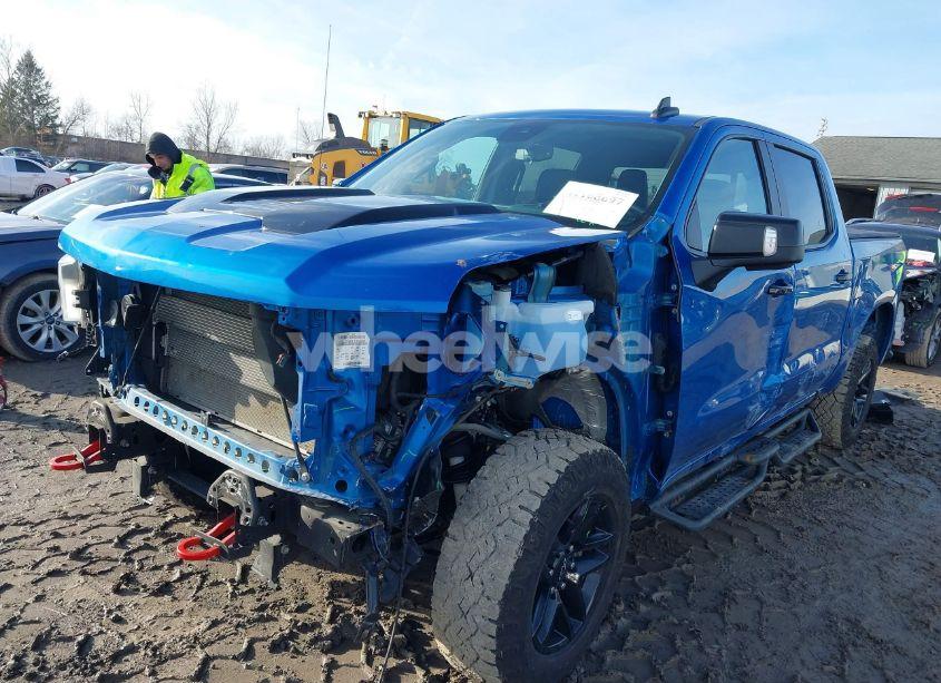 Photo 2 of 2022 Chevrolet Silverado 1500 4WD SHORT BED LT TRAIL BOSS (VIN 3GCUDFED4NG597676)