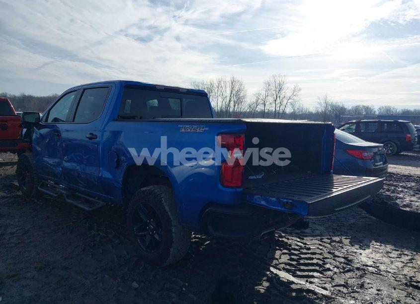 Photo 3 of 2022 Chevrolet Silverado 1500 4WD SHORT BED LT TRAIL BOSS (VIN 3GCUDFED4NG597676)