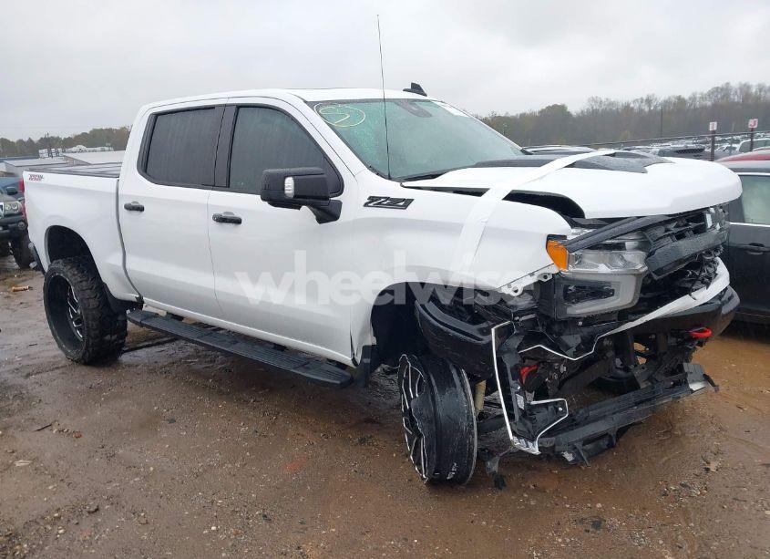 2022 Chevrolet Silverado 1500 4WD SHORT BED LT TRAIL BOSS (VIN 3GCUDFED5NG643399) main photo