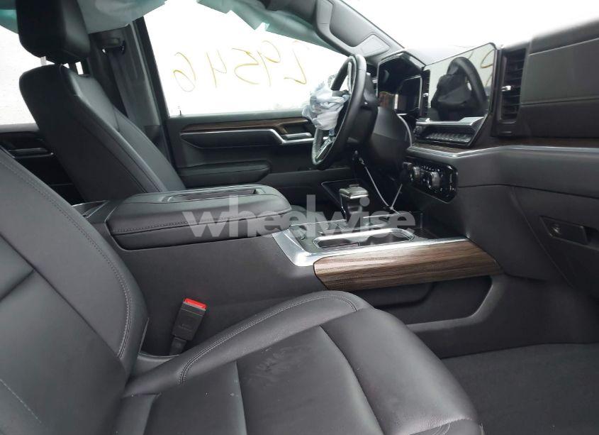 Photo 5 of 2022 Chevrolet Silverado 1500 4WD SHORT BED LT TRAIL BOSS (VIN 3GCUDFED5NG643399)