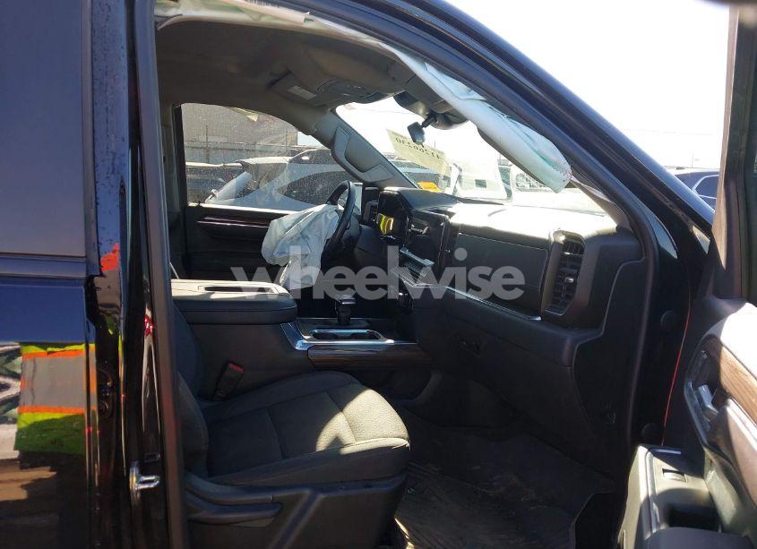 Photo 5 of 2022 Chevrolet Silverado 1500 4WD SHORT BED LT TRAIL BOSS (VIN 3GCUDFED6NG682616)