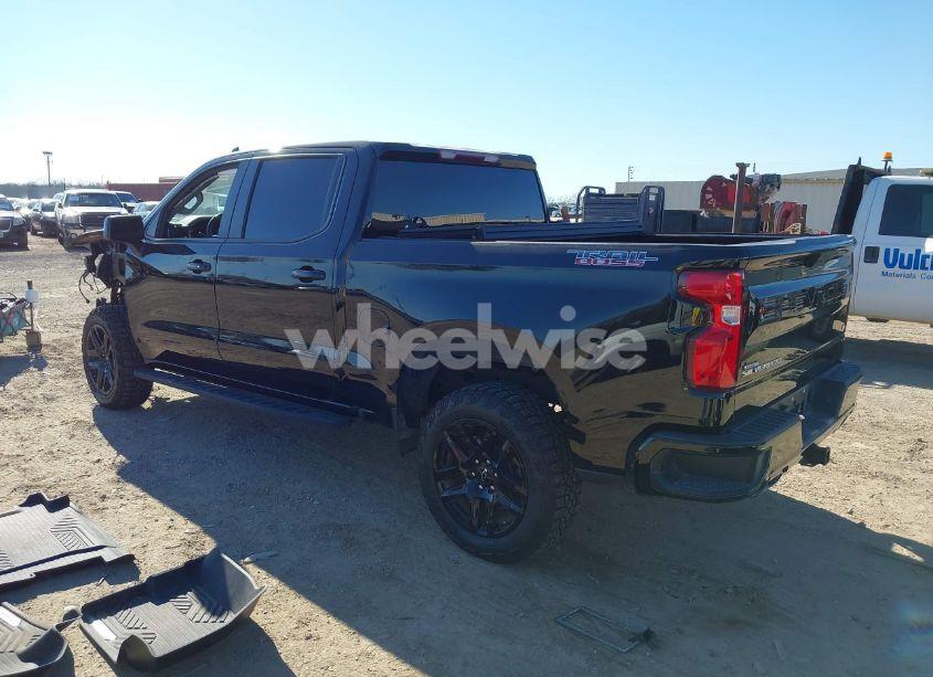 Photo 3 of 2023 Chevrolet Silverado 1500 4WD SHORT BED LT TRAIL BOSS (VIN 3GCUDFED6PG158644)