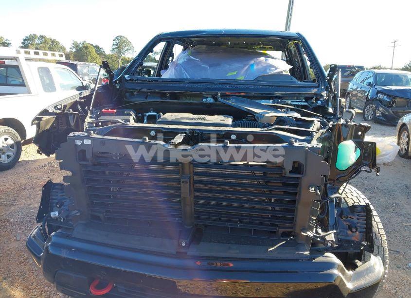 Photo 12 of 2024 Chevrolet Silverado 1500 4WD SHORT BED LT TRAIL BOSS (VIN 3GCUDFED6RG200734)