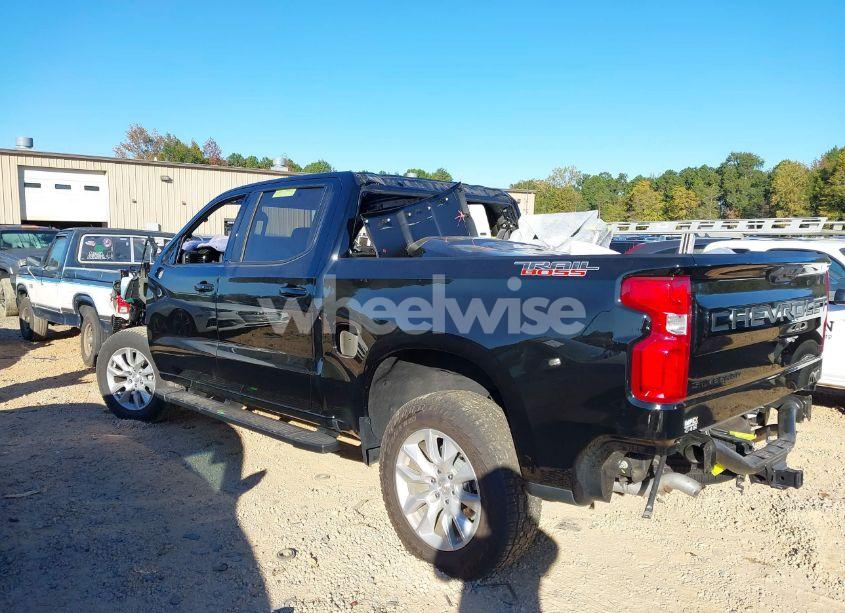 Photo 3 of 2024 Chevrolet Silverado 1500 4WD SHORT BED LT TRAIL BOSS (VIN 3GCUDFED6RG200734)