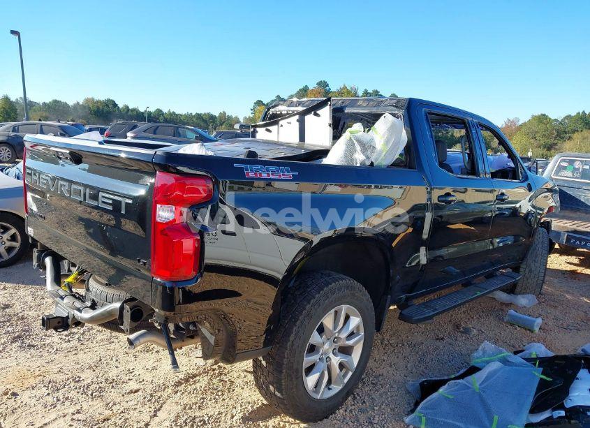 Photo 4 of 2024 Chevrolet Silverado 1500 4WD SHORT BED LT TRAIL BOSS (VIN 3GCUDFED6RG200734)