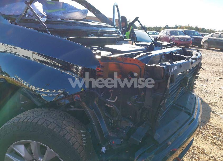 Photo 6 of 2024 Chevrolet Silverado 1500 4WD SHORT BED LT TRAIL BOSS (VIN 3GCUDFED6RG200734)