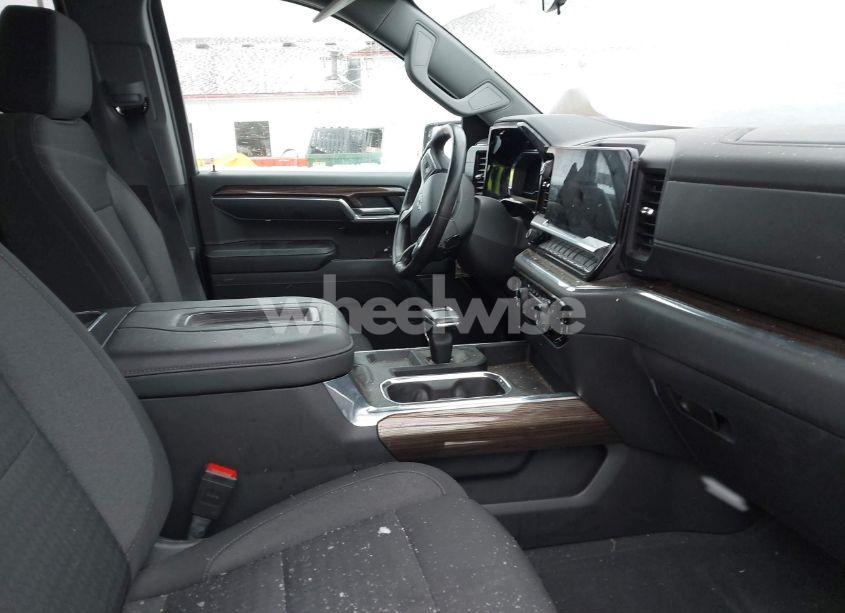 Photo 5 of 2022 Chevrolet Silverado 1500 4WD SHORT BED LT TRAIL BOSS (VIN 3GCUDFED9NG690371)