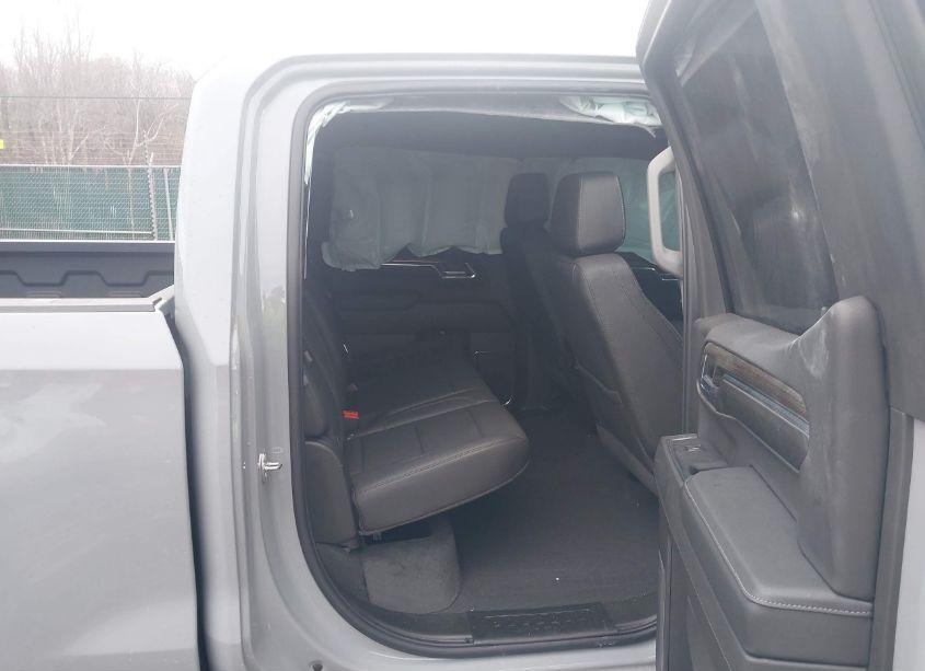 Photo 8 of 2024 Chevrolet Silverado 1500 4WD SHORT BED LT TRAIL BOSS (VIN 3GCUDFEL8RG220782)