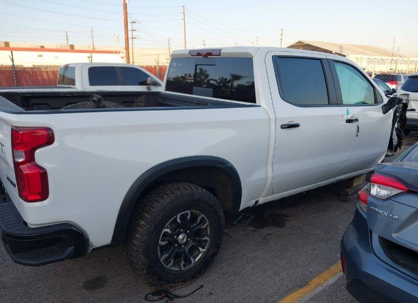 Photo 12 of 2024 Chevrolet Silverado 1500 (VIN 3GCUDHE89RG464562)