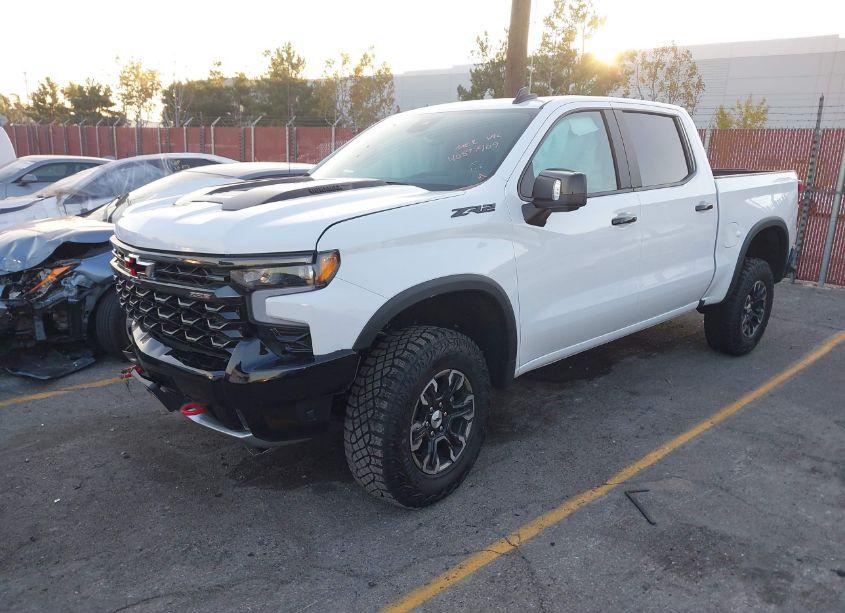 Photo 2 of 2024 Chevrolet Silverado 1500 (VIN 3GCUDHE89RG464562)