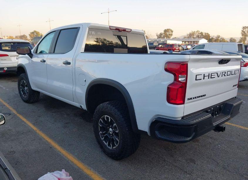 Photo 3 of 2024 Chevrolet Silverado 1500 (VIN 3GCUDHE89RG464562)