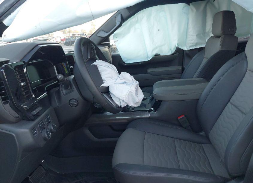 Photo 5 of 2024 Chevrolet Silverado 1500 (VIN 3GCUDHE89RG464562)