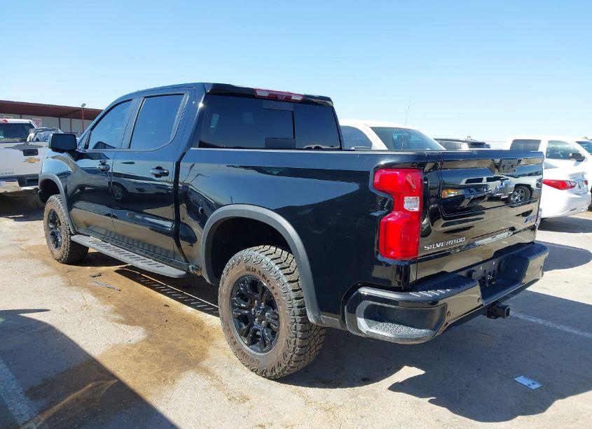 Photo 3 of 2024 Chevrolet Silverado 1500 4WD SHORT BED ZR2 (VIN 3GCUDHEL0RG128464)