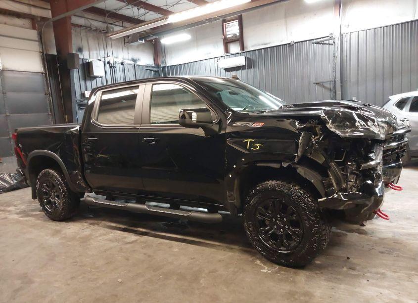 Photo 13 of 2024 Chevrolet Silverado 1500 4WD SHORT BED ZR2 (VIN 3GCUDHEL1RG137593)