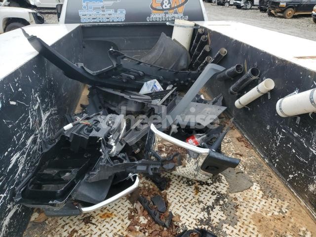 Photo 3 of 2022 CHEVROLET SILVERADO K3500 (VIN 3GCUDHEL3NG685959)