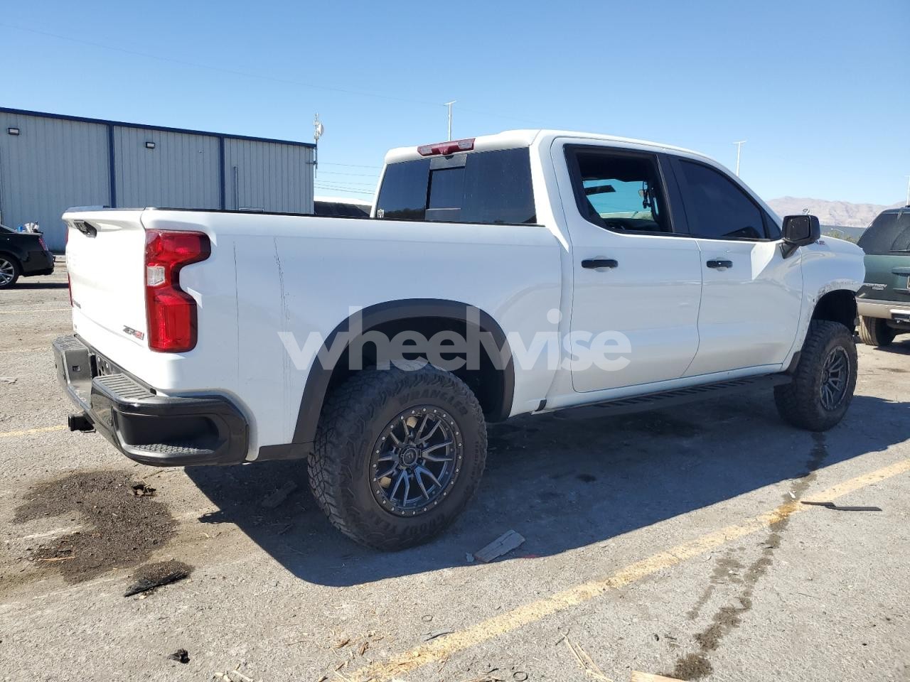 Photo 3 of 2023 CHEVROLET SILVERADO K1500 ZR2 (VIN 3GCUDHEL3PG226353)