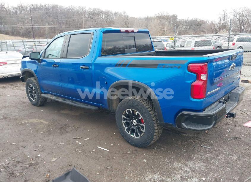 Photo 3 of 2022 Chevrolet Silverado 1500 4WD SHORT BED ZR2 (VIN 3GCUDHEL4NG587989)