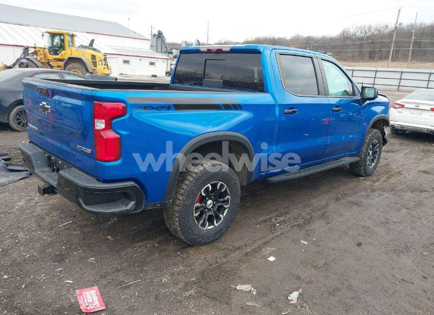 Photo 4 of 2022 Chevrolet Silverado 1500 4WD SHORT BED ZR2 (VIN 3GCUDHEL4NG587989)