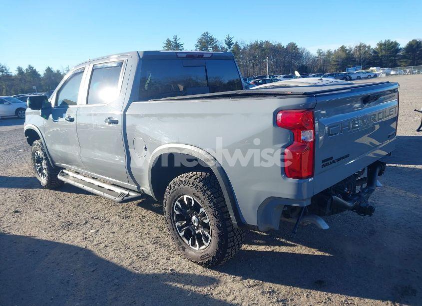 Photo 3 of 2024 Chevrolet Silverado 1500 4WD SHORT BED ZR2 (VIN 3GCUDHEL4RG348254)