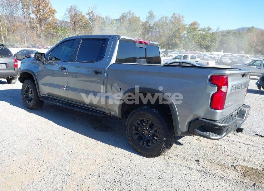 Photo 3 of 2023 Chevrolet Silverado 1500 4WD SHORT BED ZR2 (VIN 3GCUDHEL7PG211659)