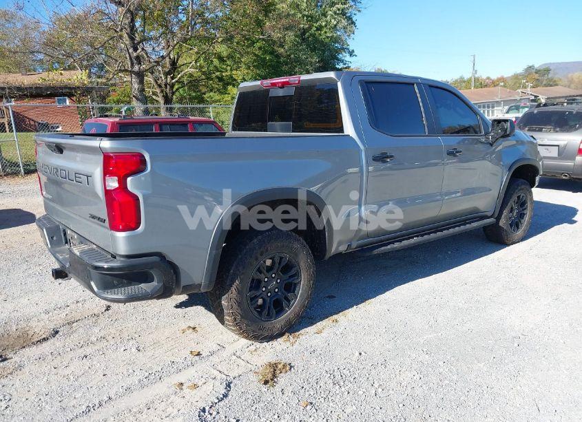 Photo 4 of 2023 Chevrolet Silverado 1500 4WD SHORT BED ZR2 (VIN 3GCUDHEL7PG211659)
