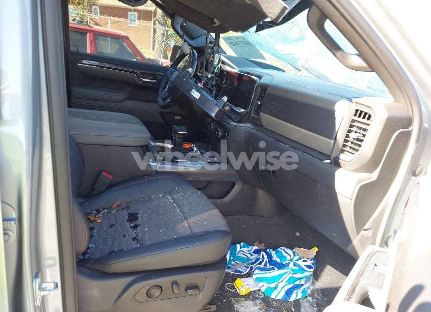 Photo 5 of 2023 Chevrolet Silverado 1500 4WD SHORT BED ZR2 (VIN 3GCUDHEL7PG211659)