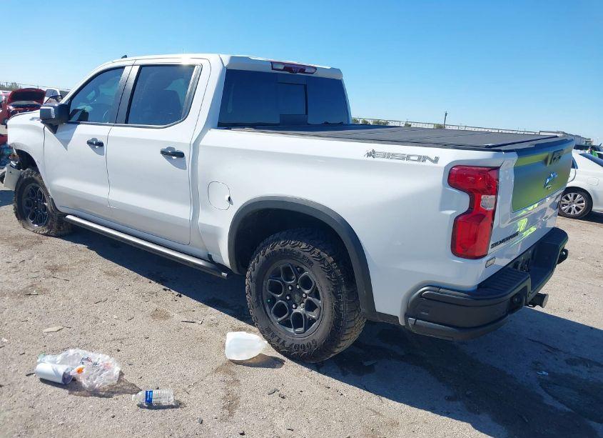 Photo 3 of 2024 Chevrolet Silverado 1500 4WD SHORT BED ZR2 (VIN 3GCUDHEL7RG278510)