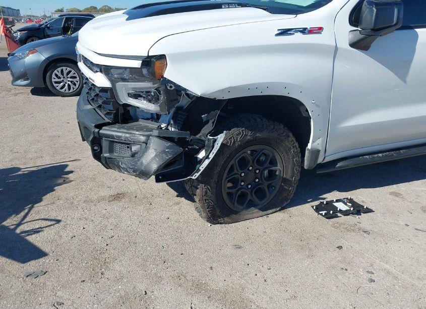 Photo 6 of 2024 Chevrolet Silverado 1500 4WD SHORT BED ZR2 (VIN 3GCUDHEL7RG278510)