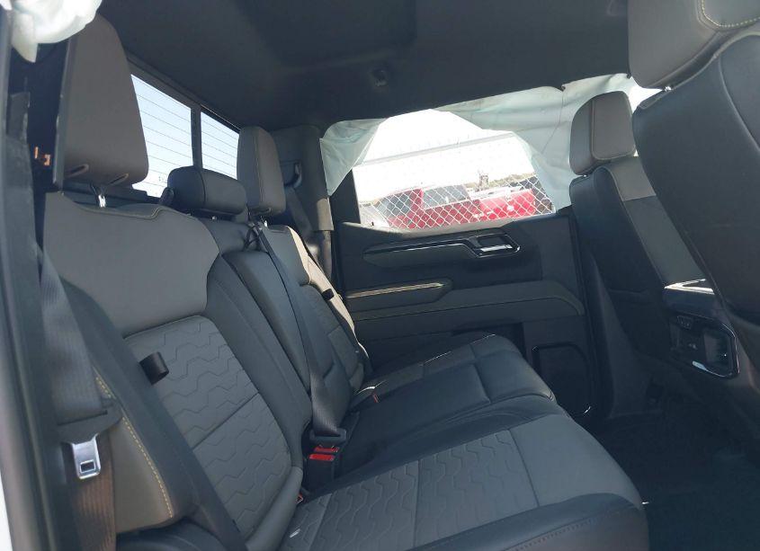 Photo 8 of 2024 Chevrolet Silverado 1500 4WD SHORT BED ZR2 (VIN 3GCUDHEL7RG278510)