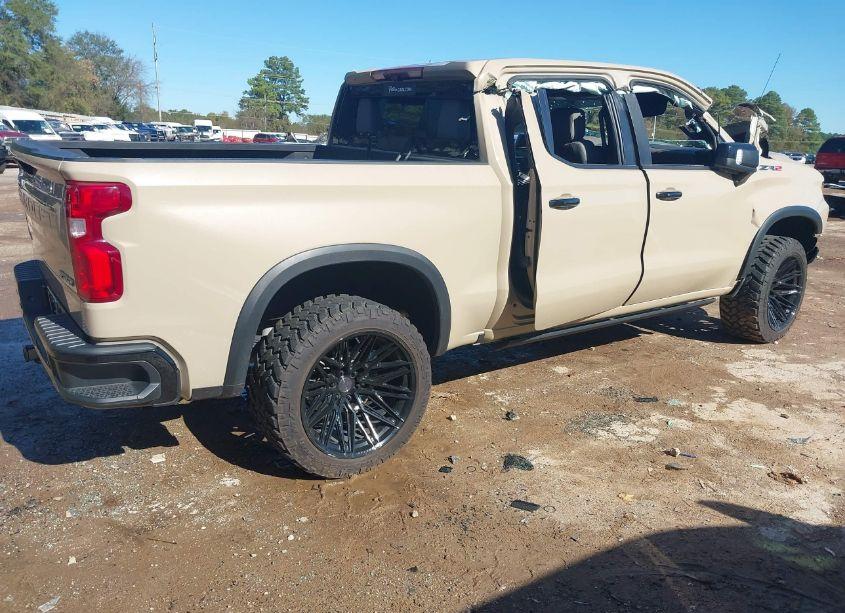 Photo 4 of 2022 Chevrolet Silverado 1500 4WD SHORT BED ZR2 (VIN 3GCUDHELXNG592629)