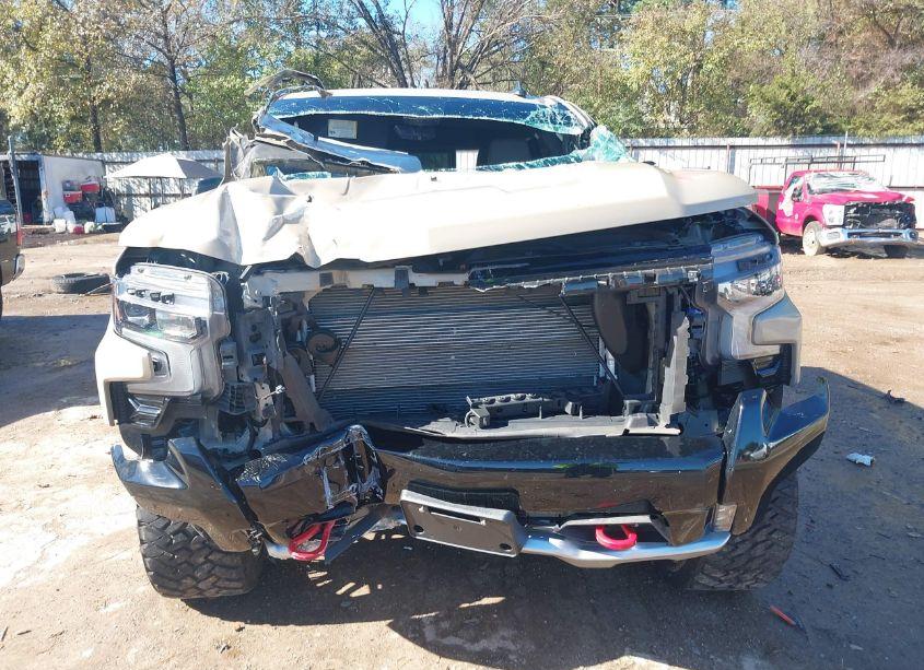 Photo 6 of 2022 Chevrolet Silverado 1500 4WD SHORT BED ZR2 (VIN 3GCUDHELXNG592629)