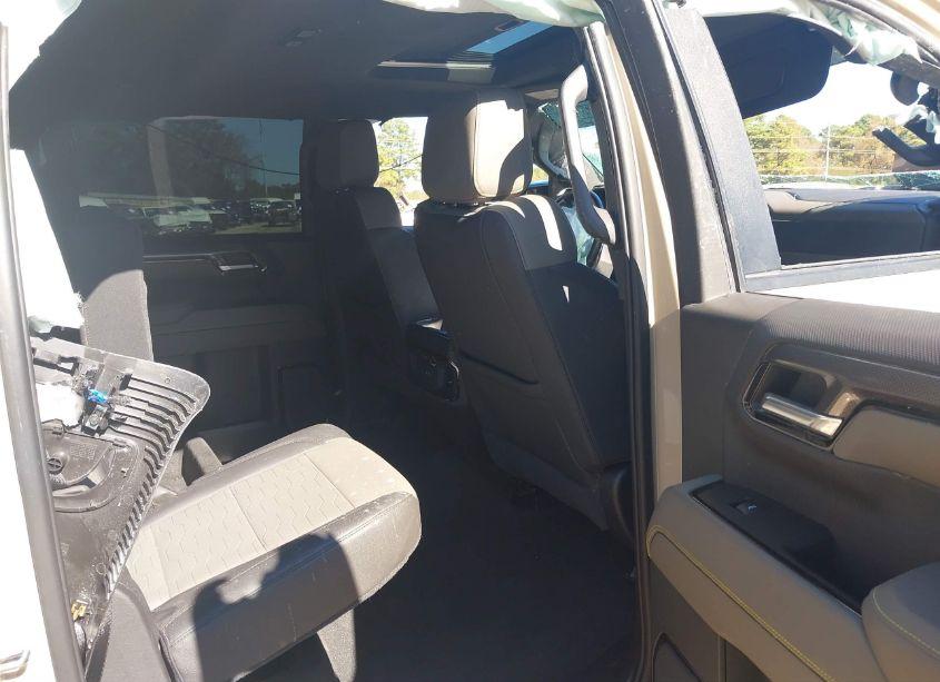 Photo 8 of 2022 Chevrolet Silverado 1500 4WD SHORT BED ZR2 (VIN 3GCUDHELXNG592629)