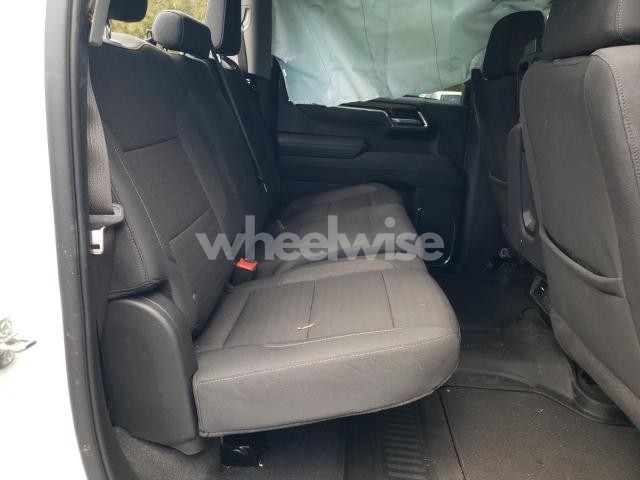 Photo 11 of 2025 CHEVROLET SILVERADO K1500 LT (VIN 3GCUKDED8SG186805)