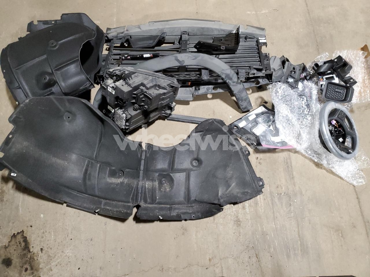 Photo 12 of 2025 CHEVROLET SILVERADO K1500 ZR2 (VIN 3GCUKHE83SG131804)