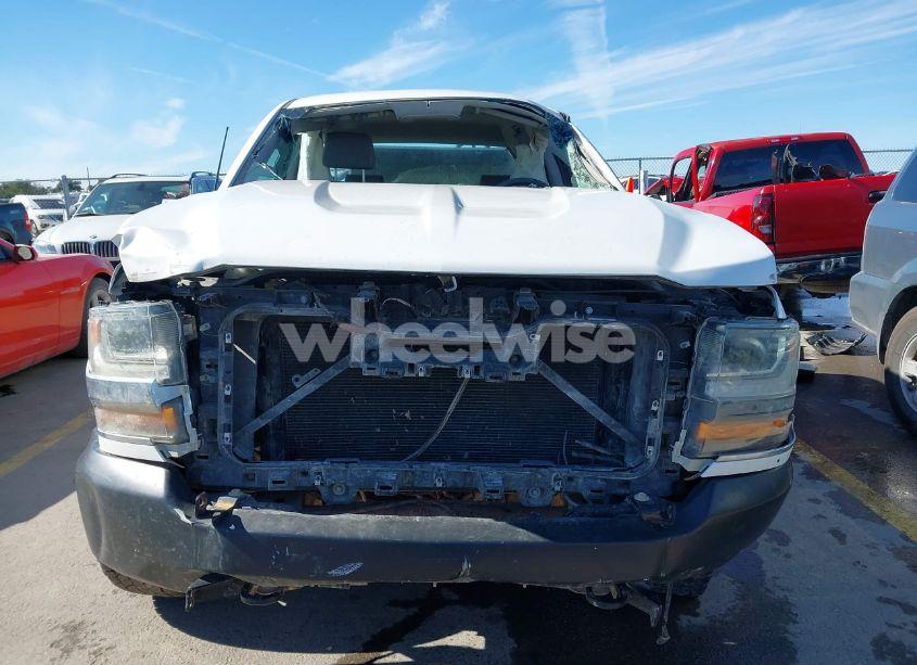 Photo 12 of 2018 Chevrolet Silverado 1500 WT (VIN 3GCUKNEC0JG152577)