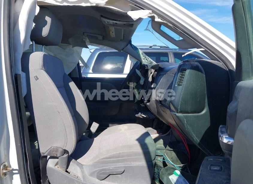 Photo 5 of 2018 Chevrolet Silverado 1500 WT (VIN 3GCUKNEC0JG152577)