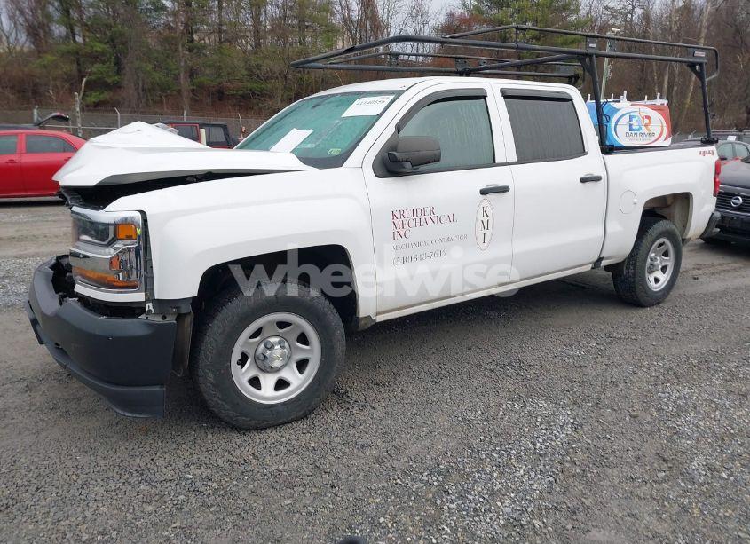 Photo 2 of 2018 Chevrolet Silverado 1500 WT (VIN 3GCUKNEC2JG639635)