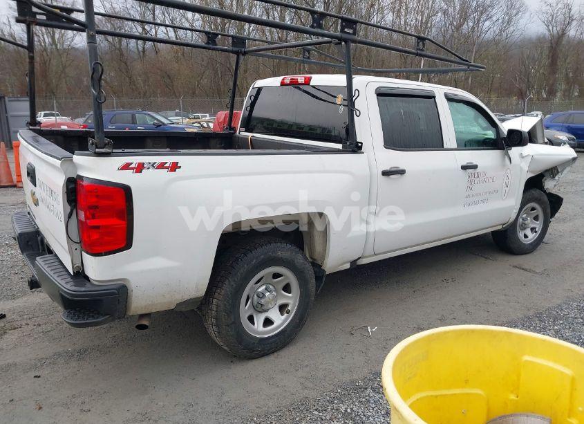 Photo 4 of 2018 Chevrolet Silverado 1500 WT (VIN 3GCUKNEC2JG639635)