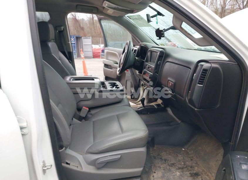 Photo 5 of 2018 Chevrolet Silverado 1500 WT (VIN 3GCUKNEC2JG639635)