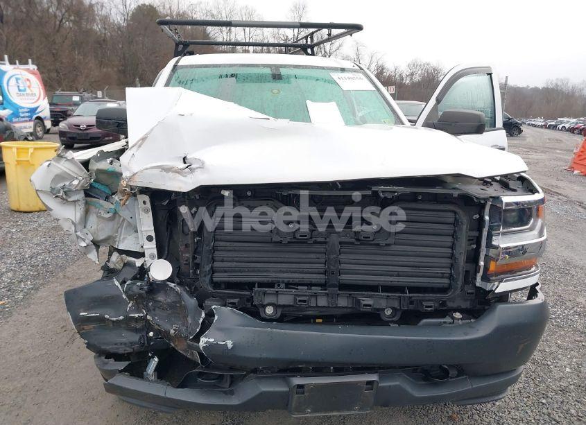 Photo 6 of 2018 Chevrolet Silverado 1500 WT (VIN 3GCUKNEC2JG639635)