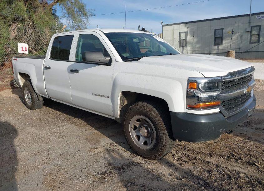 2018 Chevrolet Silverado 1500 WT (VIN 3GCUKNEC4JG412379) main photo