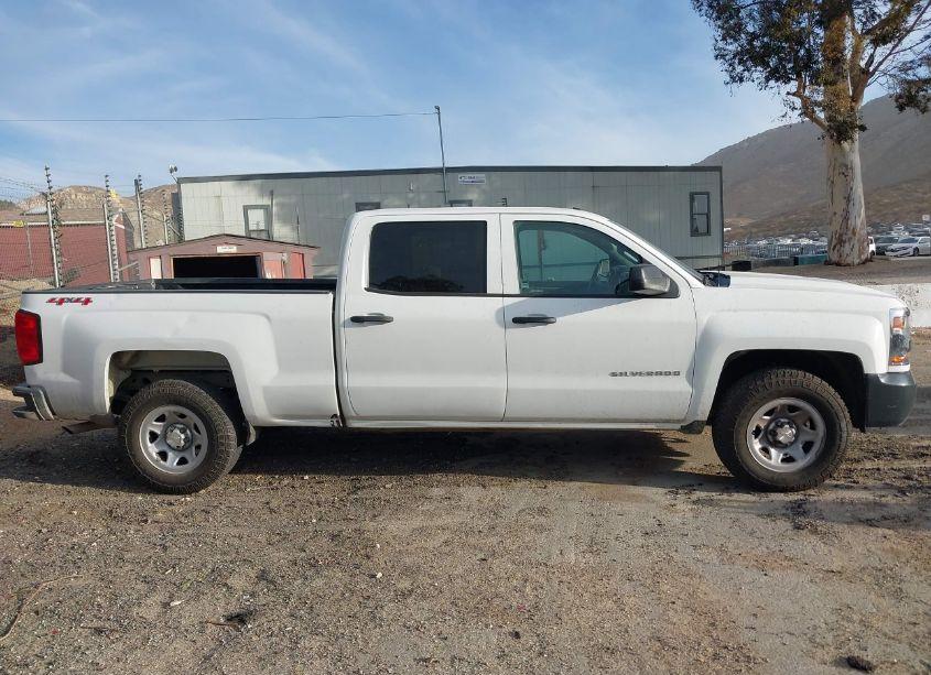 Photo 13 of 2018 Chevrolet Silverado 1500 WT (VIN 3GCUKNEC4JG412379)