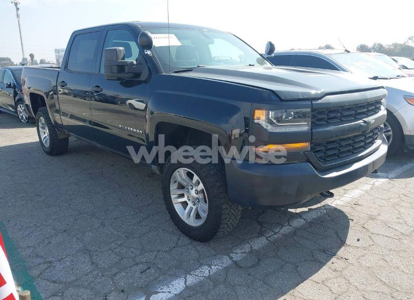 2018 Chevrolet Silverado 1500 WT (VIN 3GCUKNEC6JG463656) main photo