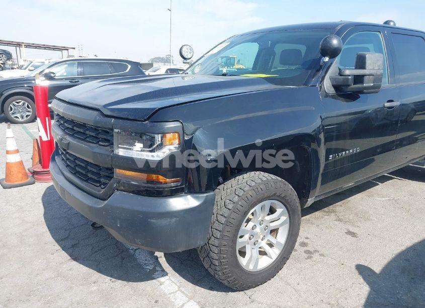 Photo 6 of 2018 Chevrolet Silverado 1500 WT (VIN 3GCUKNEC6JG463656)