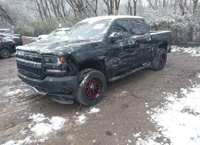 Photo 2 of 2018 Chevrolet Silverado 1500 WT (VIN 3GCUKNEC7JG313314)