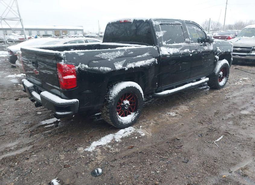 Photo 4 of 2018 Chevrolet Silverado 1500 WT (VIN 3GCUKNEC7JG313314)