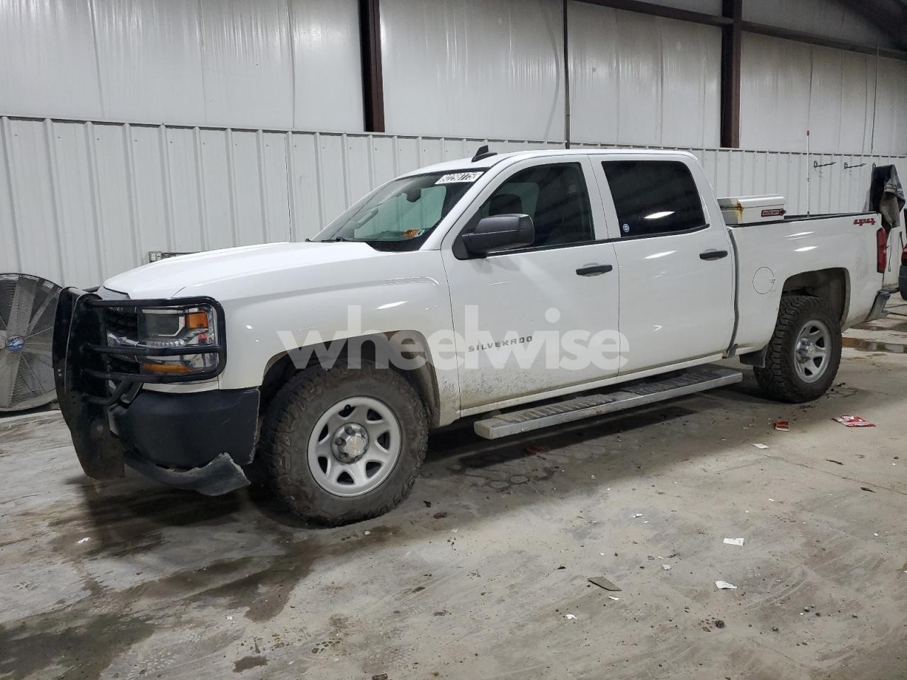 2018 CHEVROLET SILVERADO K1500 (VIN 3GCUKNEC7JG591730) main photo